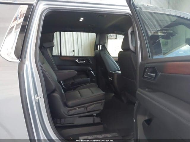 2025 GMC YUKON XL 4WD DENALI 8