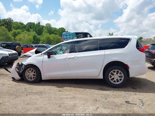 2025 CHRYSLER VOYAGER LX 14