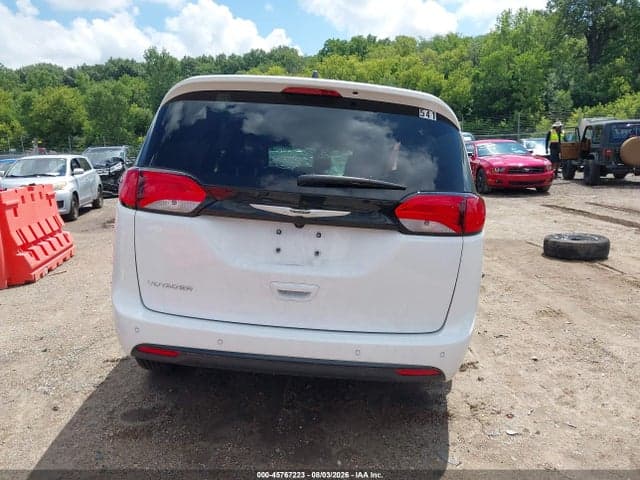 2025 CHRYSLER VOYAGER LX 16
