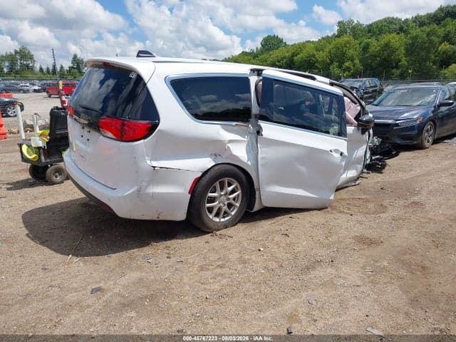 2025 CHRYSLER VOYAGER LX 4