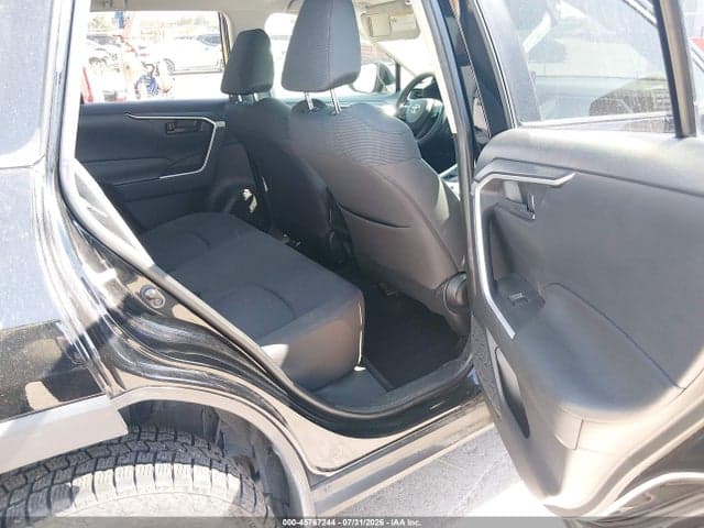 2019 TOYOTA RAV4 LE 8