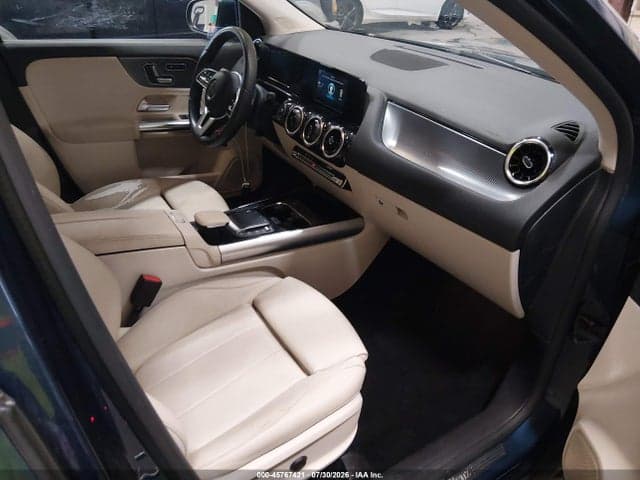 2021 MERCEDES-BENZ GLA 250 4MATIC 5