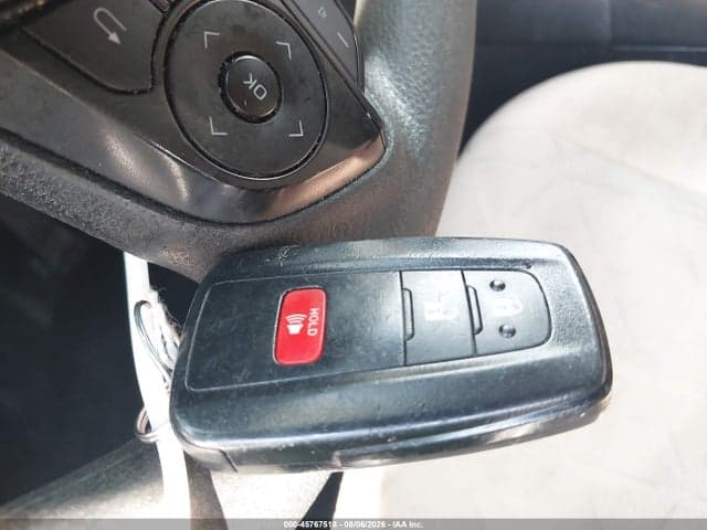 2020 TOYOTA RAV4 HYBRID XLE 11