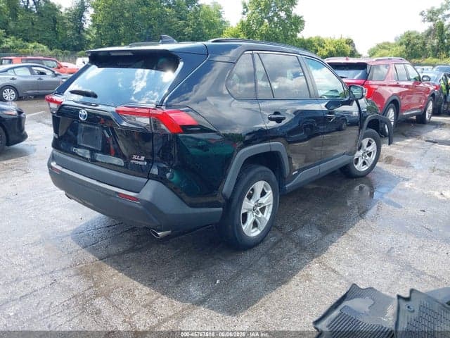 2020 TOYOTA RAV4 HYBRID XLE 4