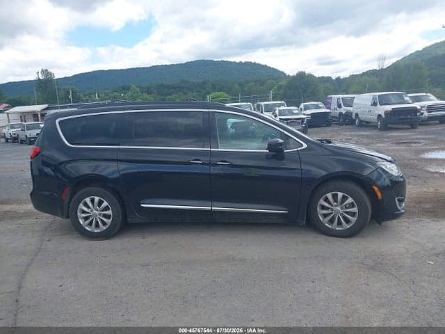 2017 CHRYSLER PACIFICA TOURING-L 12