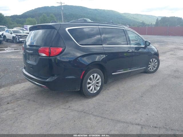 2017 CHRYSLER PACIFICA TOURING-L 4