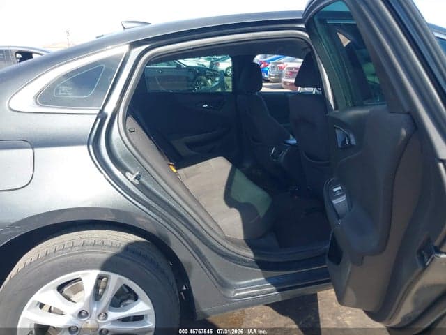 2017 CHEVROLET MALIBU 1LT 8