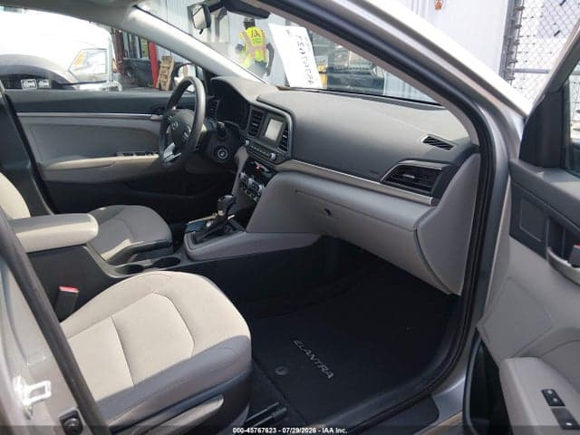 2020 HYUNDAI ELANTRA SE 5