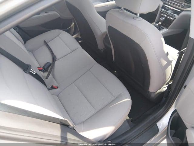 2020 HYUNDAI ELANTRA SE 8