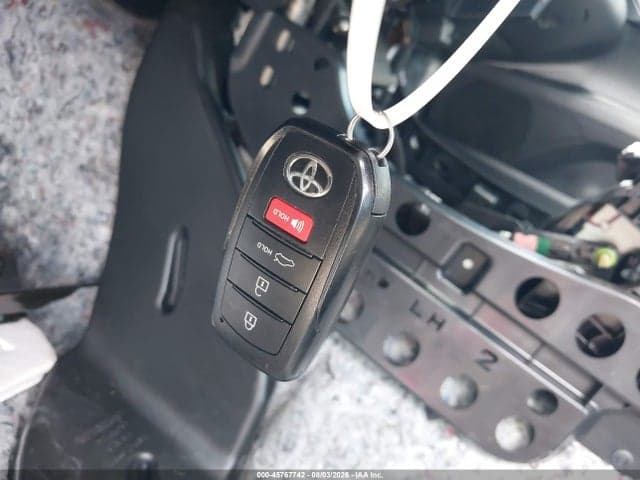 2025 TOYOTA CAMRY SE 11