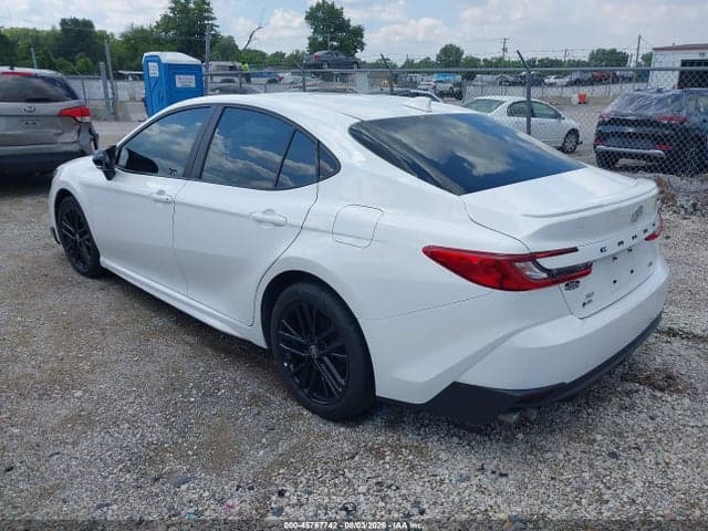 2025 TOYOTA CAMRY SE 3