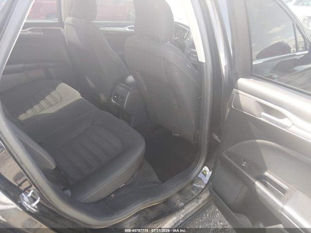 2017 FORD FUSION SE 8