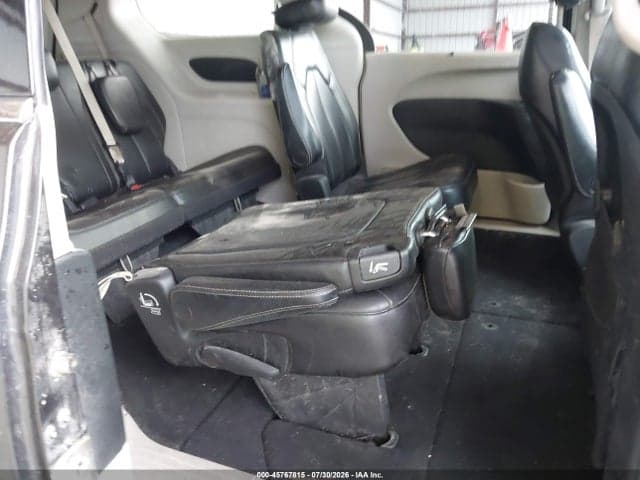 2021 CHRYSLER VOYAGER LXI 8
