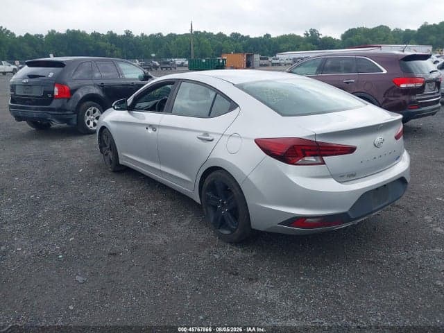 2019 HYUNDAI ELANTRA SE 3