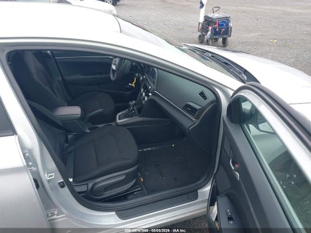2019 HYUNDAI ELANTRA SE 5