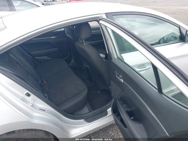 2019 HYUNDAI ELANTRA SE 8