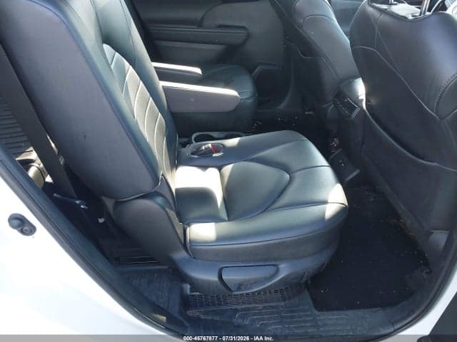 2020 TOYOTA HIGHLANDER HYBRID XLE 8