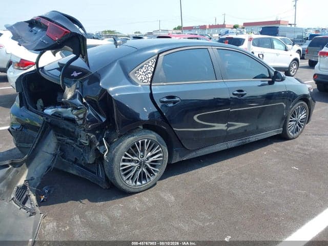 2023 KIA FORTE GT-LINE 4