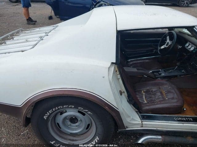 1977 CHEVROLET CORVETTE 8