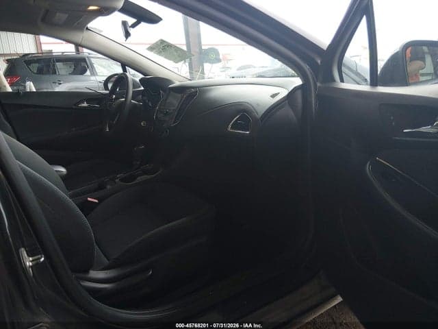 2017 CHEVROLET CRUZE LT AUTO 5
