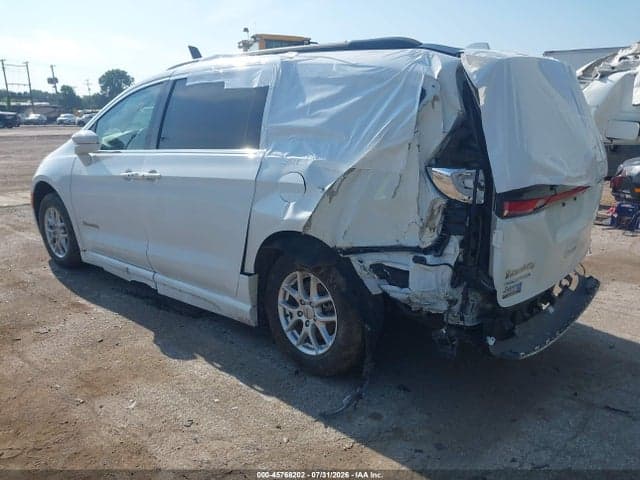 2022 CHRYSLER PACIFICA TOURING L 3