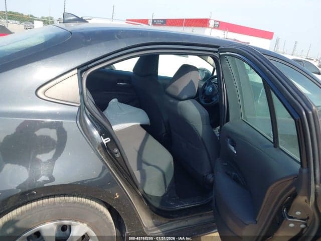 2021 TOYOTA COROLLA LE 8