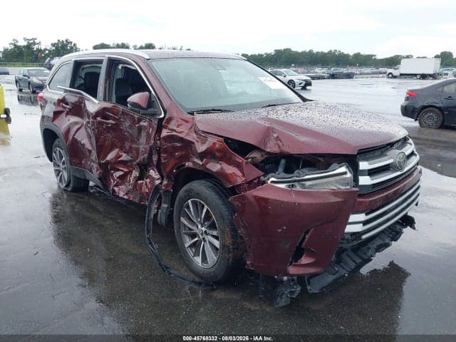 2019 TOYOTA HIGHLANDER XLE 1