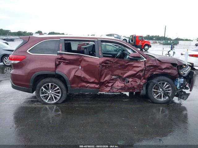 2019 TOYOTA HIGHLANDER XLE 13