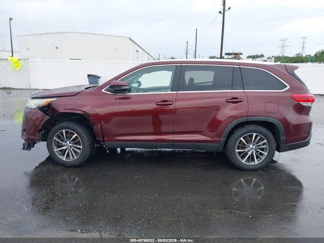 2019 TOYOTA HIGHLANDER XLE 14