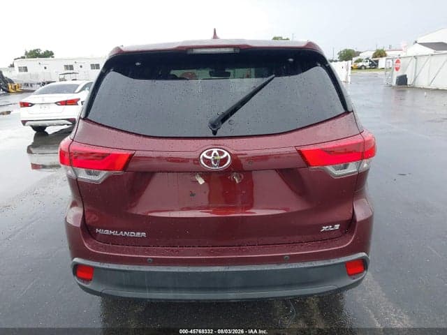 2019 TOYOTA HIGHLANDER XLE 16