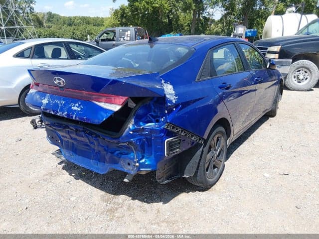 2022 HYUNDAI ELANTRA SEL 4