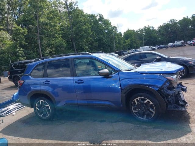 2025 SUBARU FORESTER PREMIUM HYBRID 14