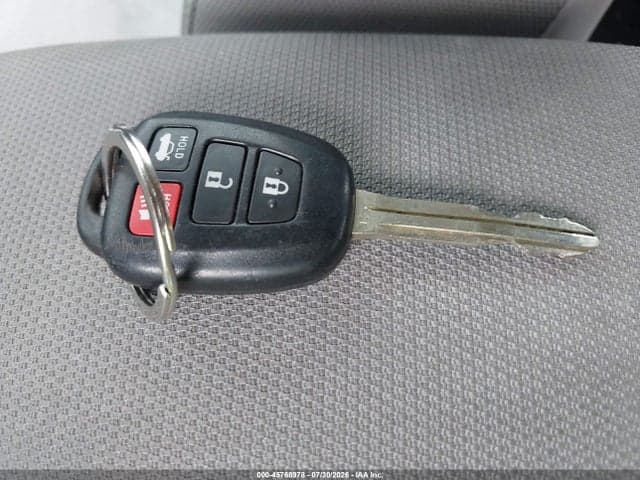 2018 TOYOTA COROLLA LE 11