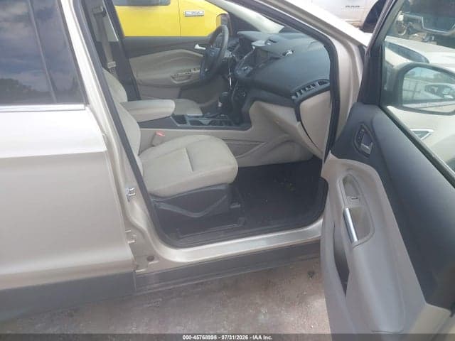 2017 FORD ESCAPE SE 5