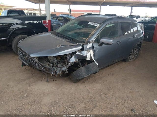 2022 TOYOTA COROLLA CROSS XLE 2