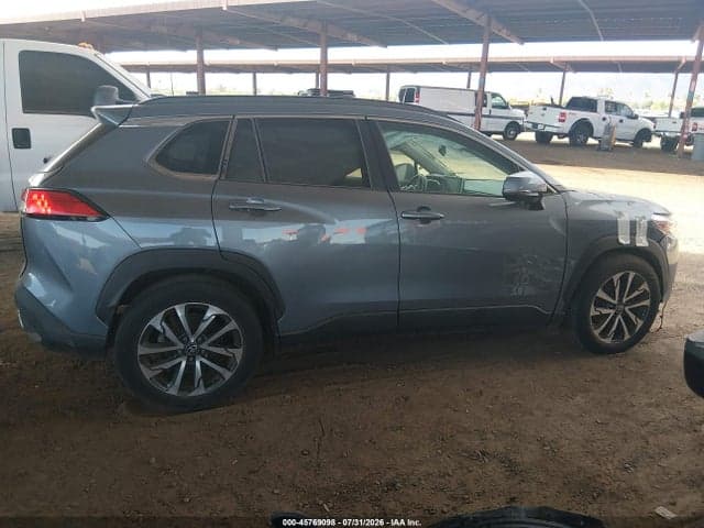 2022 TOYOTA COROLLA CROSS XLE 12