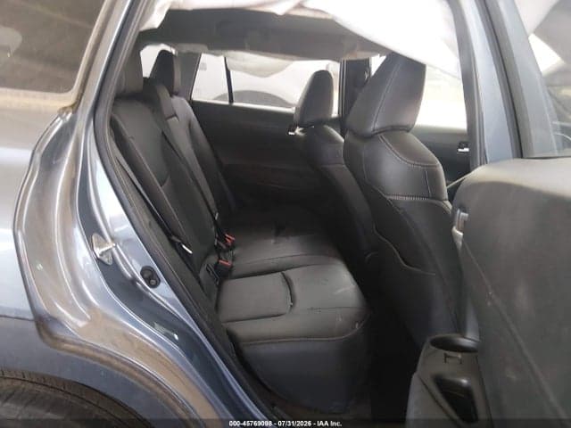 2022 TOYOTA COROLLA CROSS XLE 8