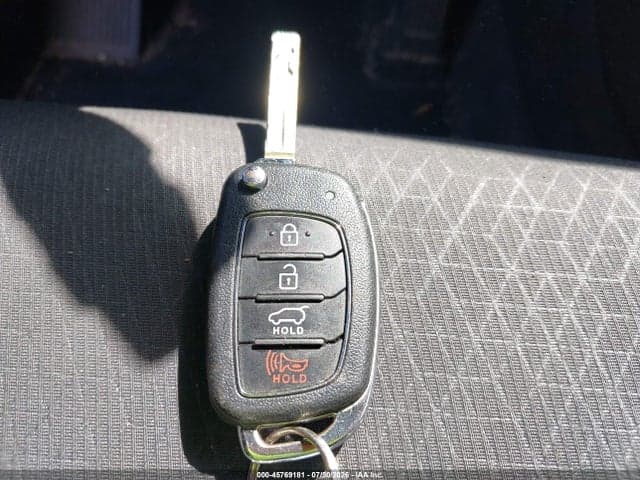 2017 HYUNDAI TUCSON SE 10