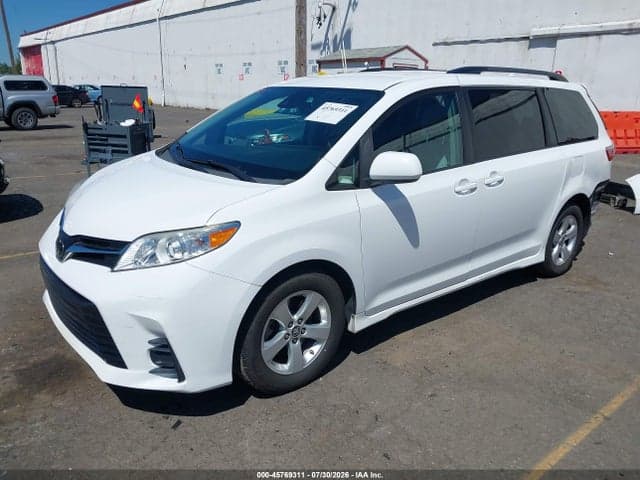 2018 TOYOTA SIENNA LE 8 PASSENGER 2