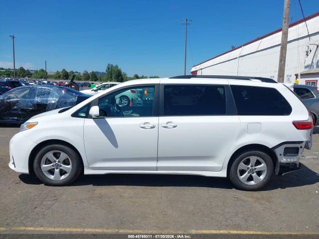 2018 TOYOTA SIENNA LE 8 PASSENGER 15