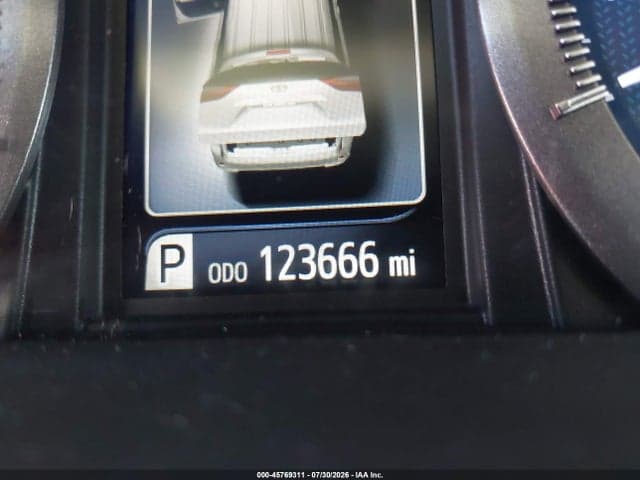 2018 TOYOTA SIENNA LE 8 PASSENGER 16