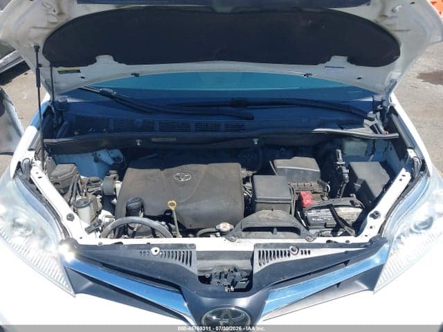 2018 TOYOTA SIENNA LE 8 PASSENGER 10