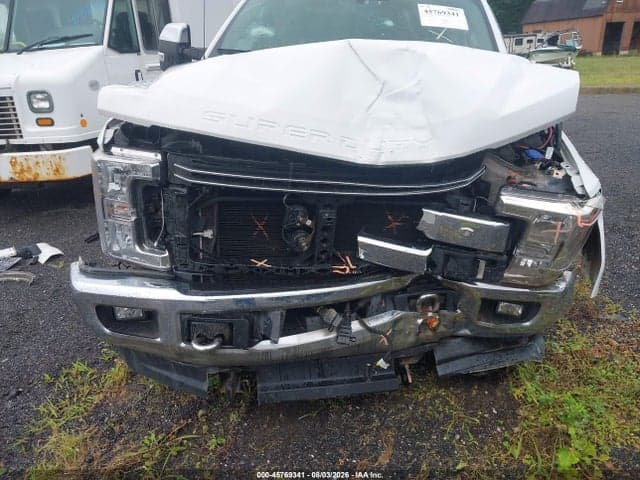 2017 FORD F-350 LARIAT 11