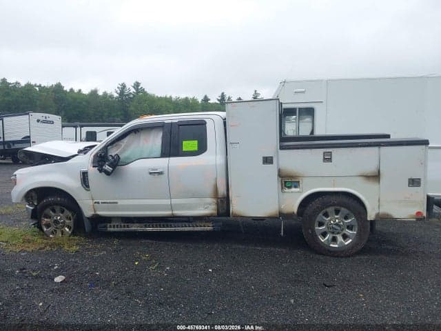 2017 FORD F-350 LARIAT 18