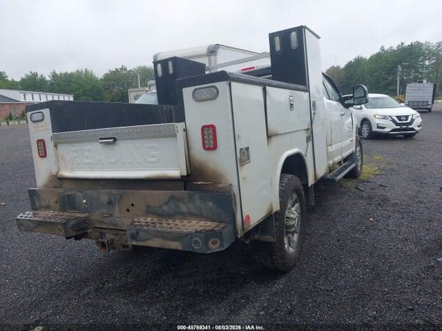 2017 FORD F-350 LARIAT 4