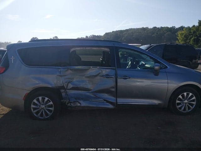 2017 CHRYSLER PACIFICA TOURING-L 14