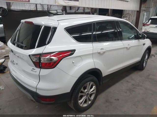 2017 FORD ESCAPE SE 4