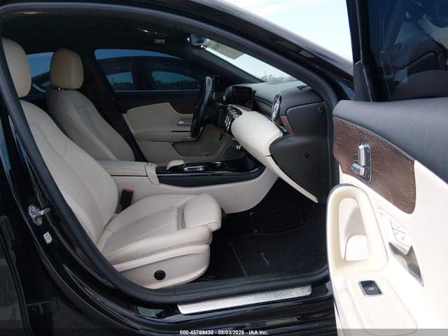 2019 MERCEDES-BENZ A 220 5