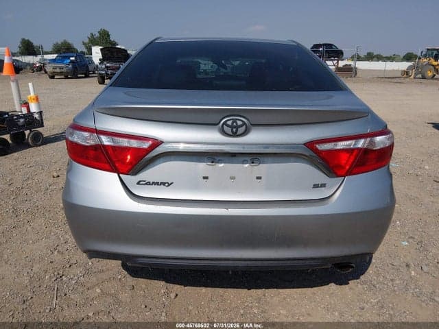2017 TOYOTA CAMRY SE 17