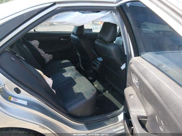 2017 TOYOTA CAMRY SE 8